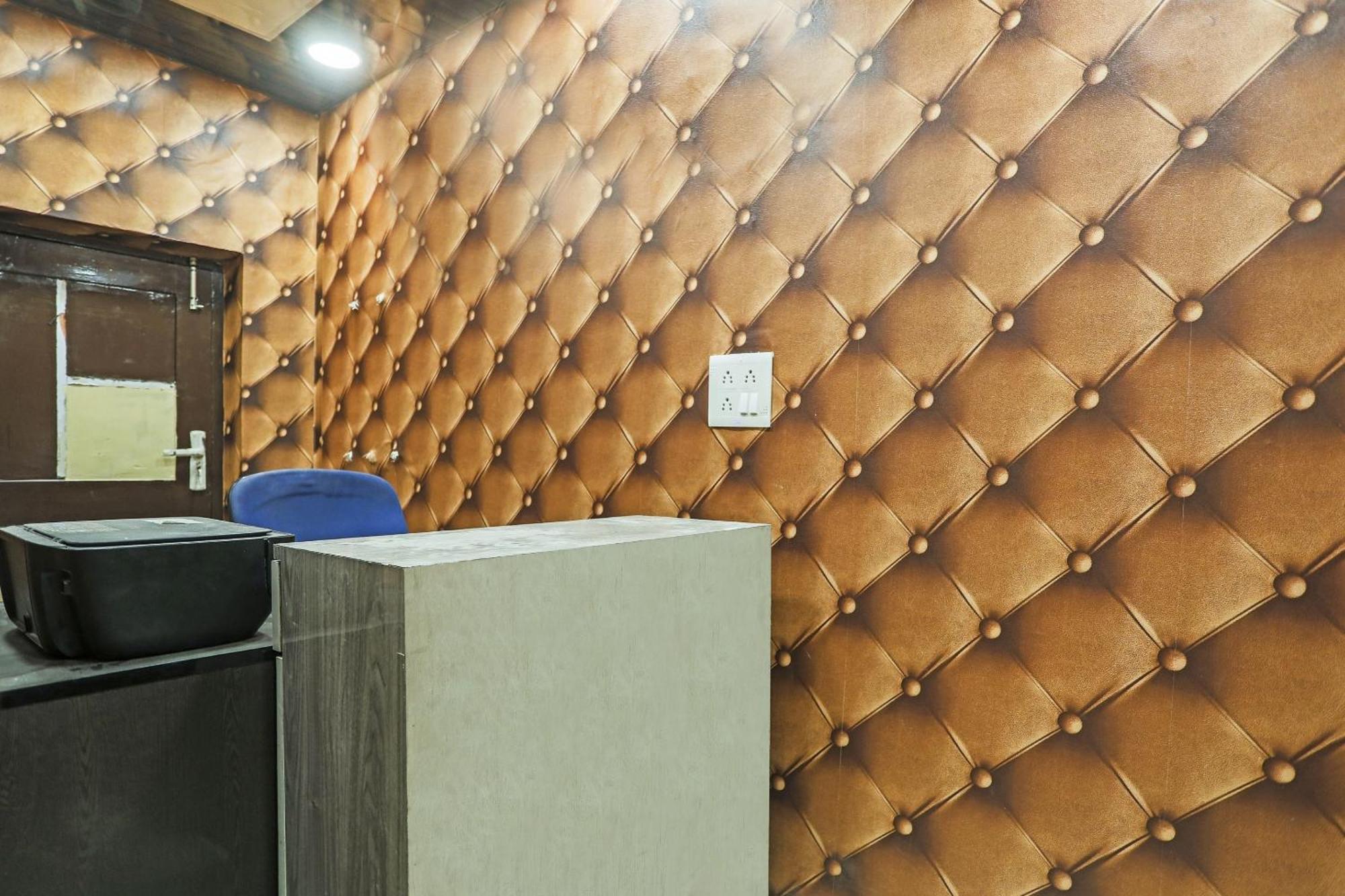 Hotel O Kashish Residency Near Model Town Metro Station New Delhi Exterior foto