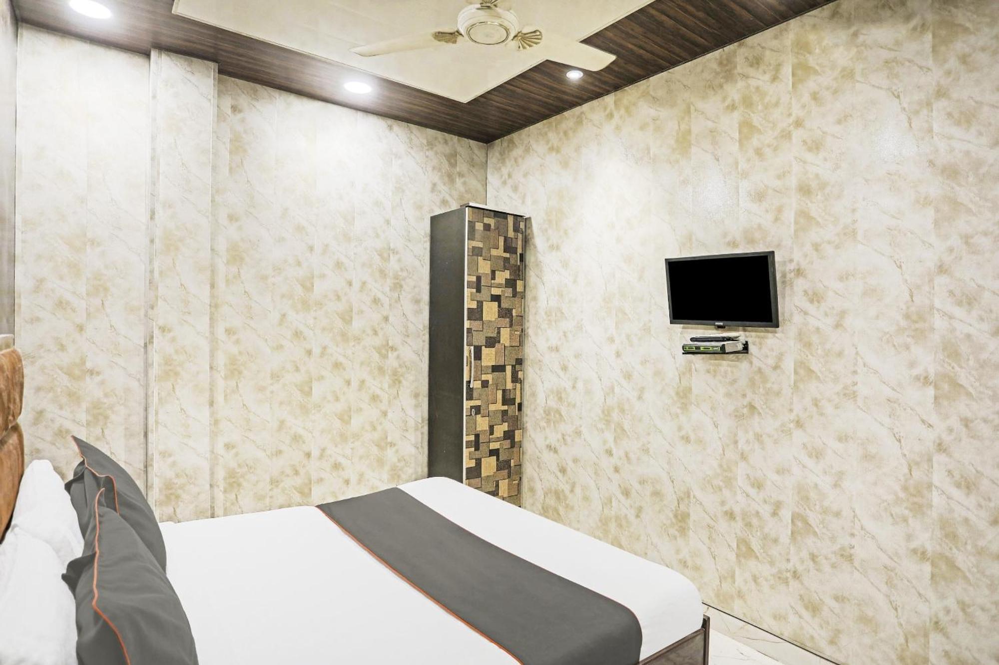 Hotel O Kashish Residency Near Model Town Metro Station New Delhi Exterior foto